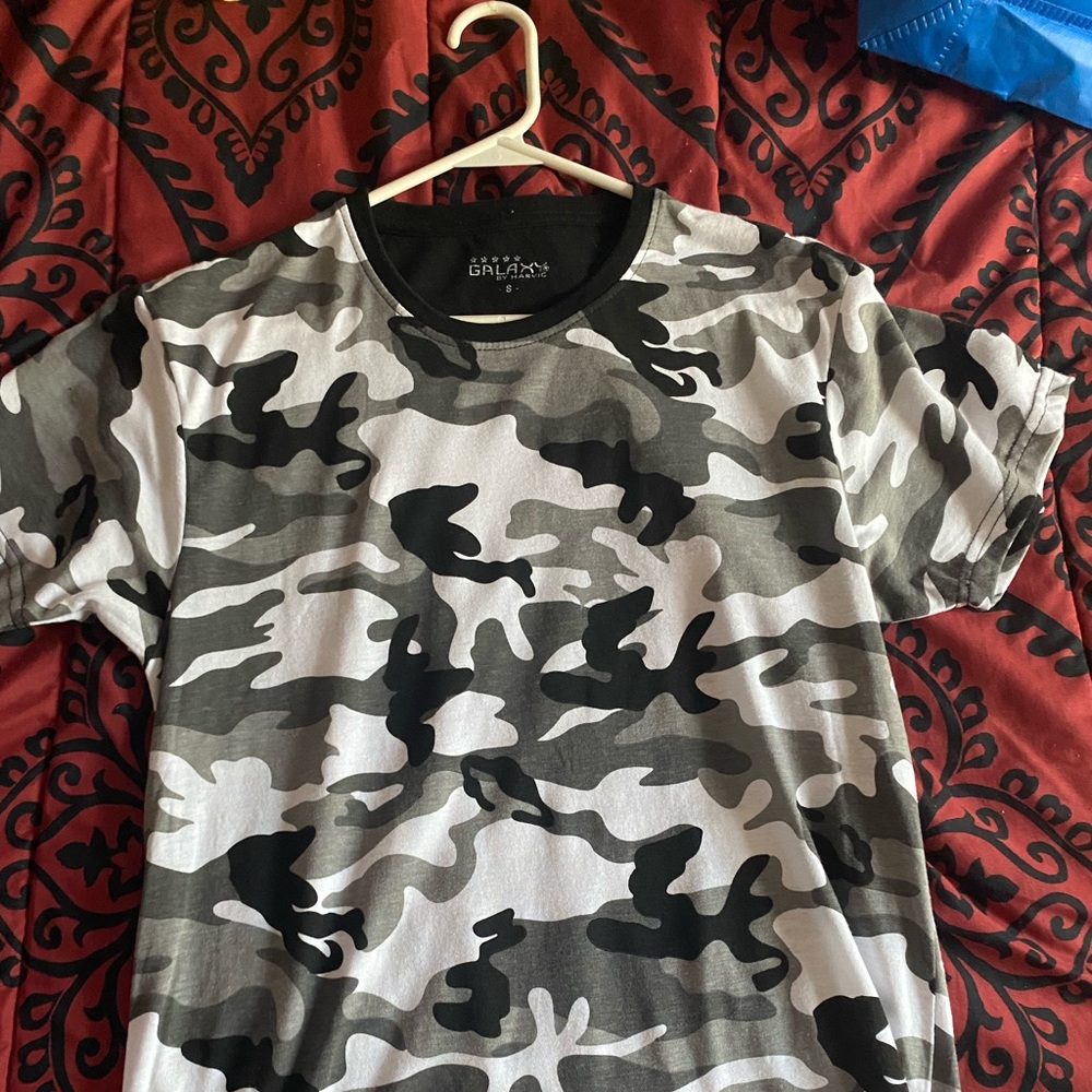 Cotton small shirt. Rounded collar